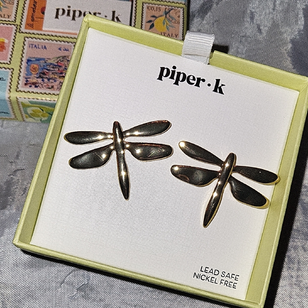 PIper.k Gold Dragonfly Stud Earrings